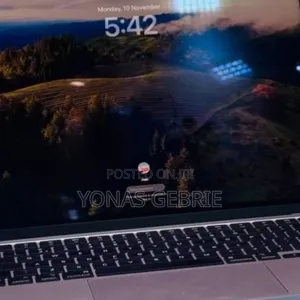 New Laptop Apple MacBook Air 2022 M2 8GB Apple M2 SSD 256GB