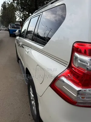 Toyota Land Cruiser 2015 White