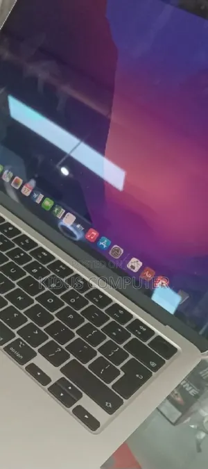 New Laptop Apple MacBook Air 2023 M2 8GB Apple M2 SSD 512GB