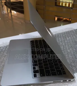 New Laptop Apple MacBook Air 2014 4GB Intel Core I5 SSD 256GB