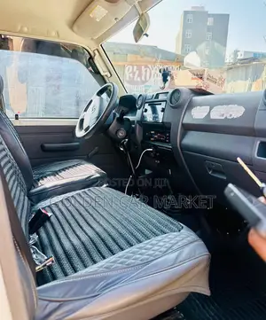 Toyota Land Cruiser 2018 White