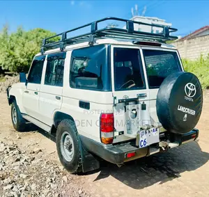 Toyota Land Cruiser 2018 White