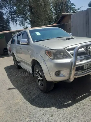 Photo - Toyota Hilux 2008 Silver