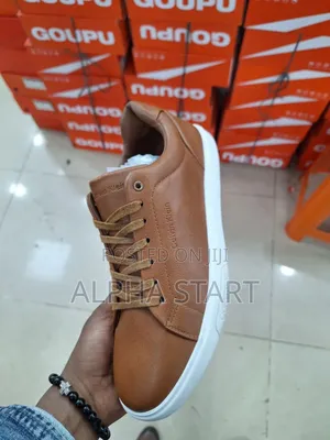  New Arrival  
  Calvin Klein 
Lather Flat  Made in Vietnam