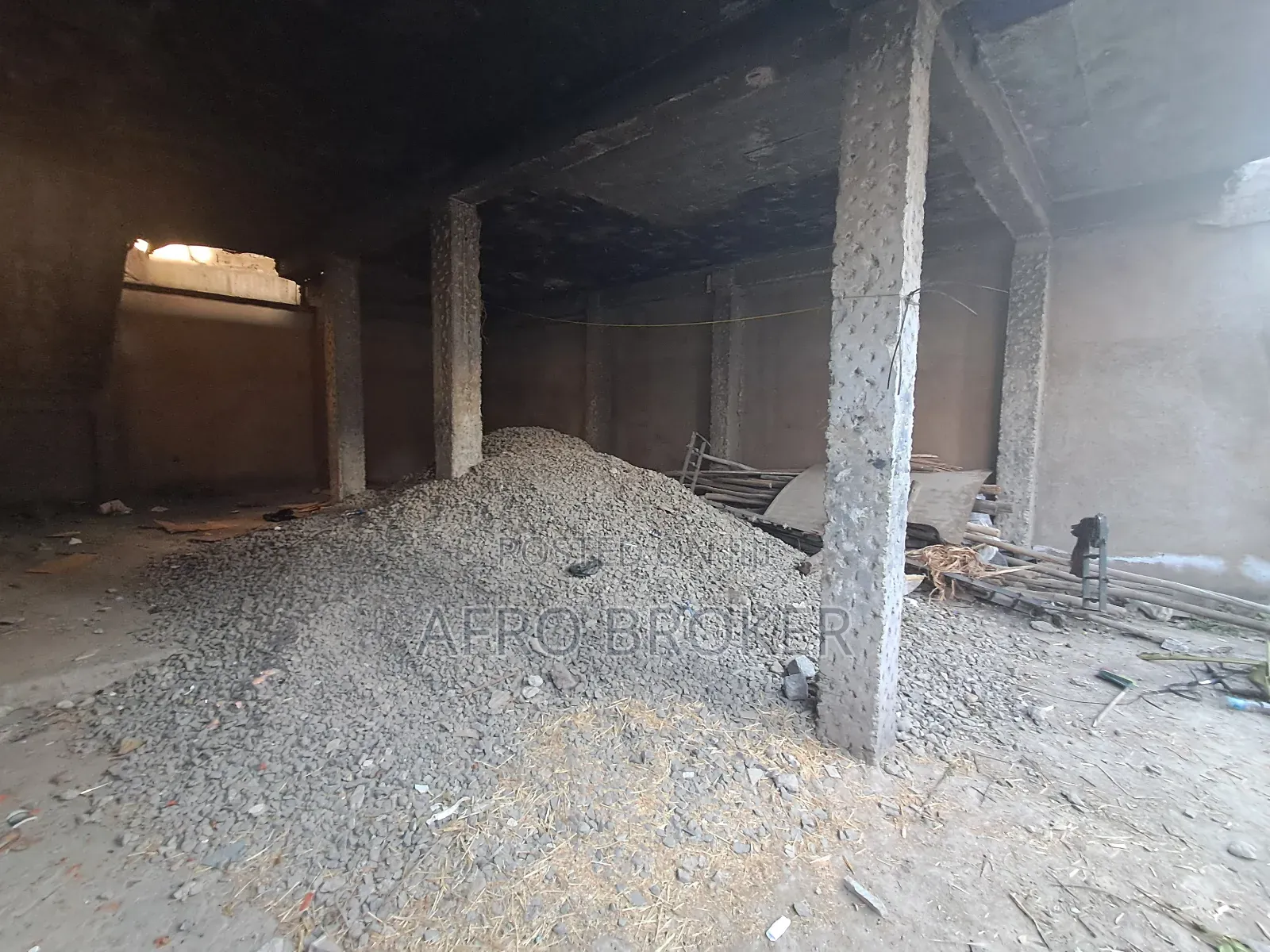 8bdrm House in Alem Bank, Akaky Kaliti for sale