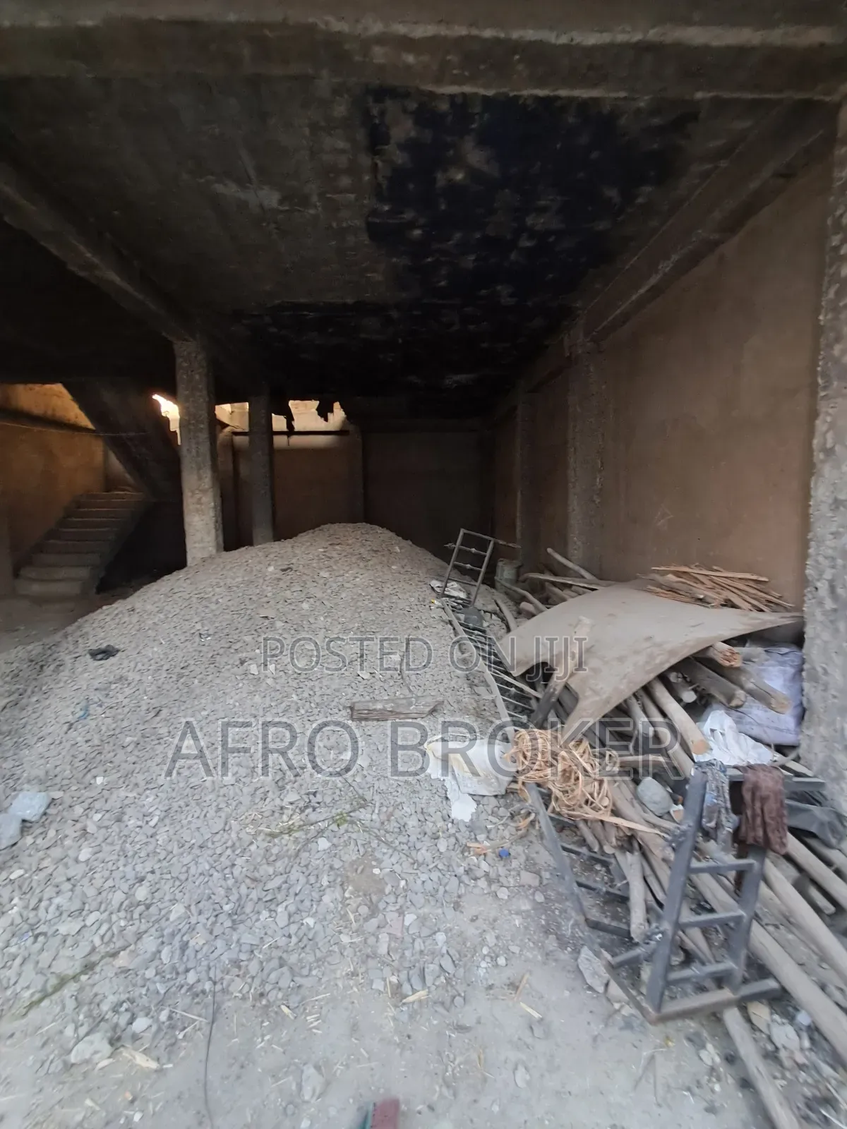 8bdrm House in Alem Bank, Akaky Kaliti for sale