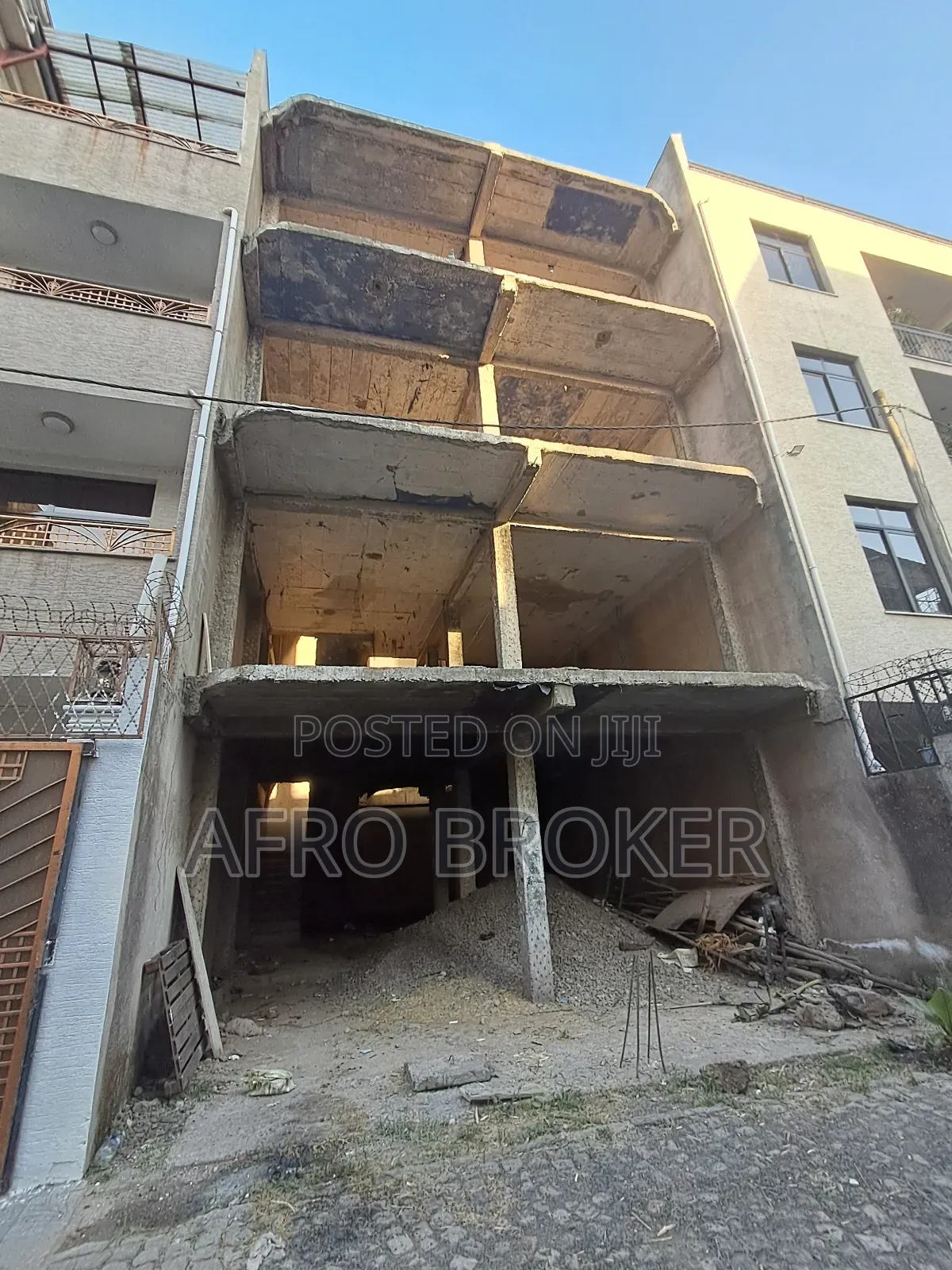 8bdrm House in Alem Bank, Akaky Kaliti for sale