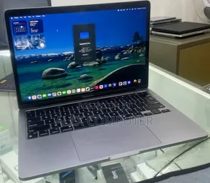 New Laptop Apple MacBook Pro M1 16GB Apple M1 Pro SSD 256GB