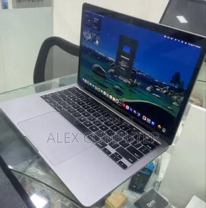 New Laptop Apple MacBook Pro M1 16GB Apple M1 Pro SSD 256GB