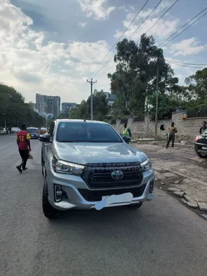 Photo - Toyota Hilux 2020