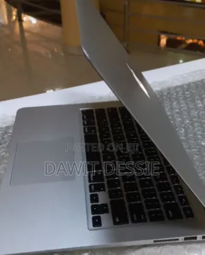 New Laptop Apple MacBook Air 2014 4GB Intel Core I5 SSD 256GB