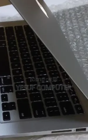 New Laptop Apple MacBook Air 2014 4GB Intel Core I5 SSD 256GB