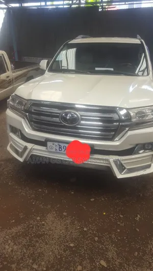 Photo - Toyota Land Cruiser 2008 White