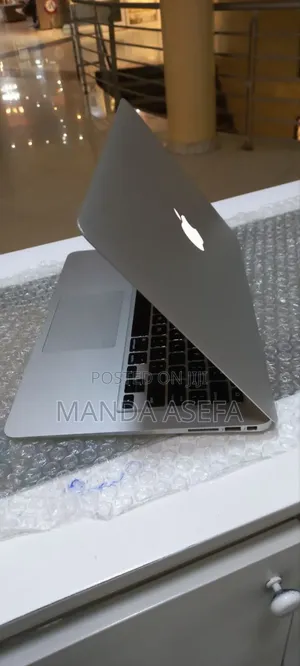 New Laptop Apple MacBook Air 2014 4GB Intel Core I5 SSD 256GB