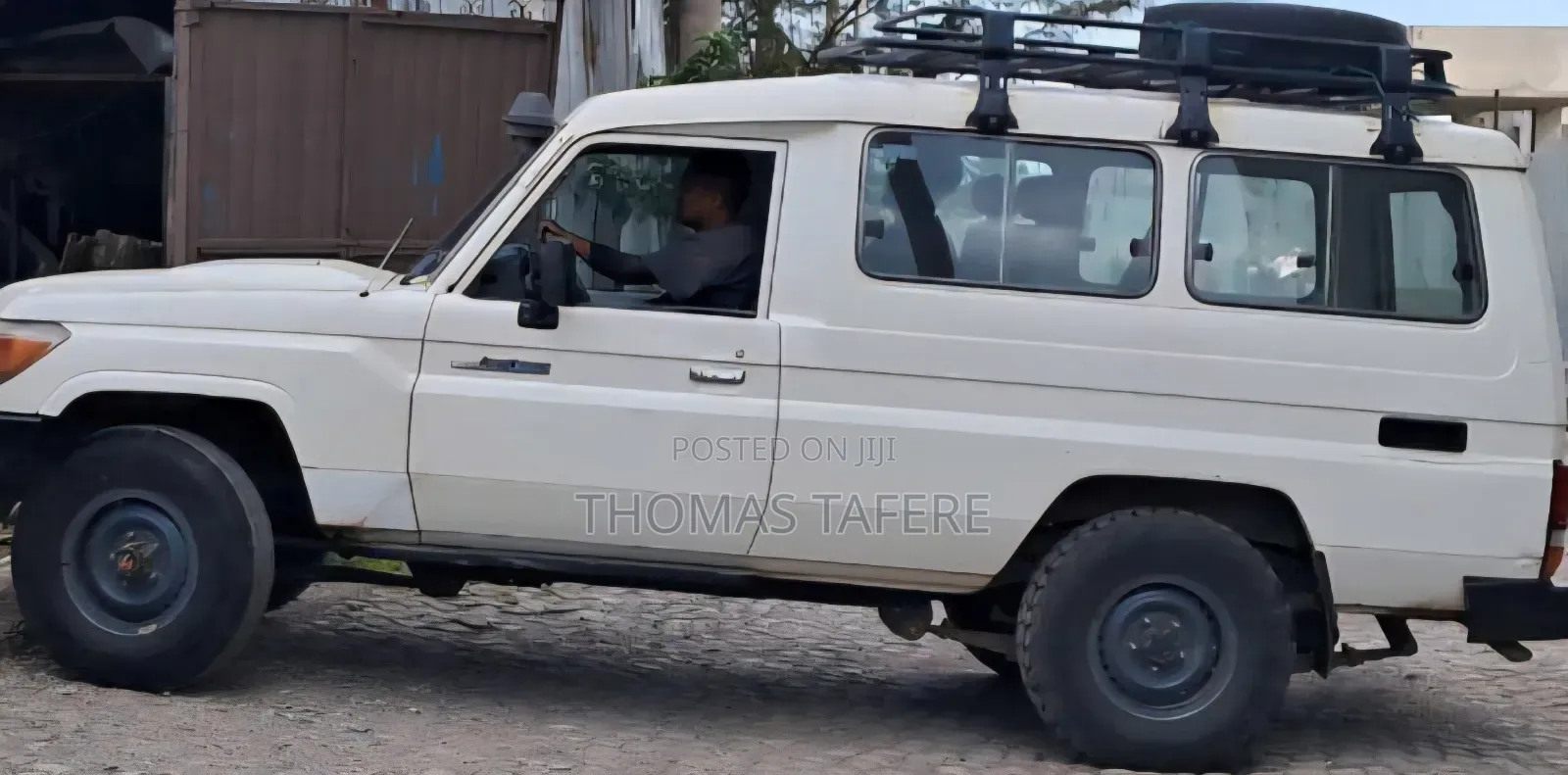 Toyota Land Cruiser 2016 White