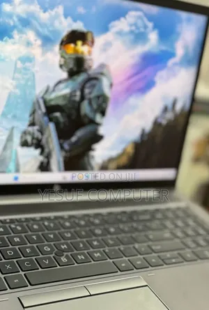 New Laptop HP ZBook Firefly G8 16GB Intel Core I7 SSD 512GB