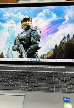 New Laptop HP ZBook Firefly G8 16GB Intel Core I7 SSD 512GB