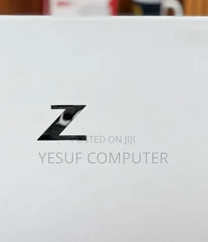 New Laptop HP ZBook Firefly G8 16GB Intel Core I7 SSD 512GB
