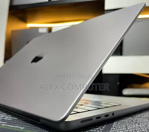 New Laptop Apple MacBook Pro M1 32GB Apple M1 Pro SSD 512GB
