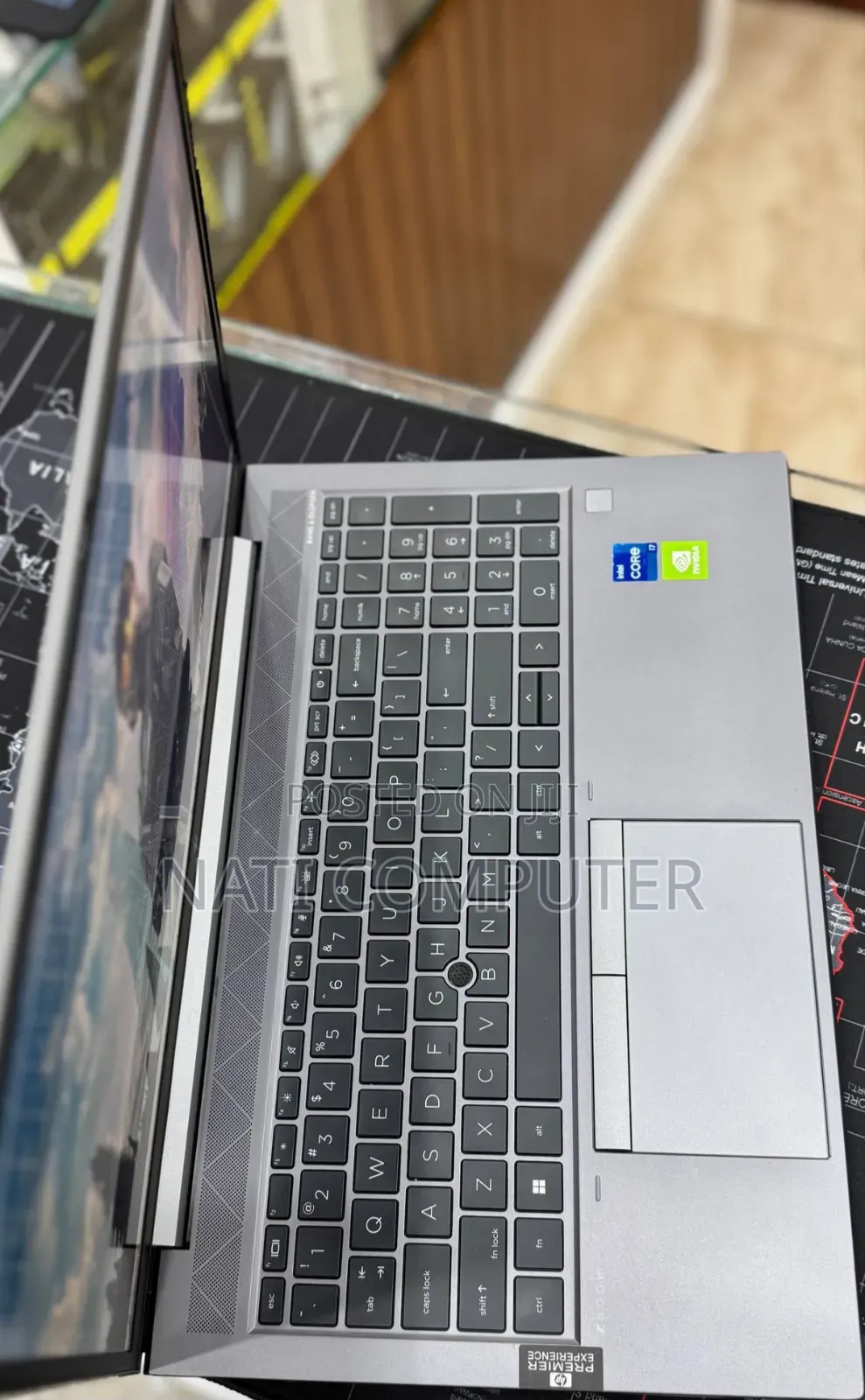 New Laptop HP ZBook Firefly G8 16GB Intel Core I7 SSD 512GB