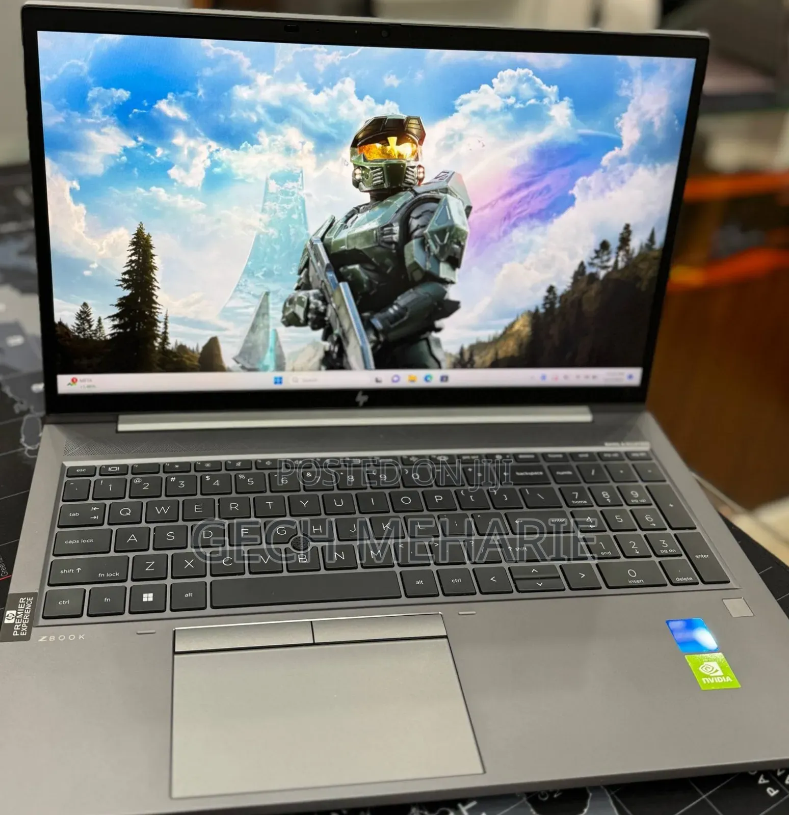 New Laptop HP ZBook Firefly G8 16GB Intel Core I7 SSD 512GB