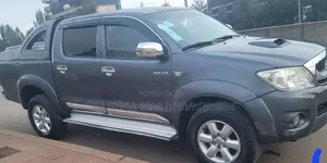 Toyota Hilux 2009 Gray