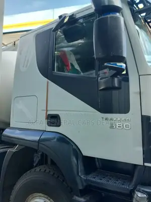 2017 ባላቶኒ ቦቴ ከነተሳቢው •ባንክ 2,800,000 ጎማ 100%