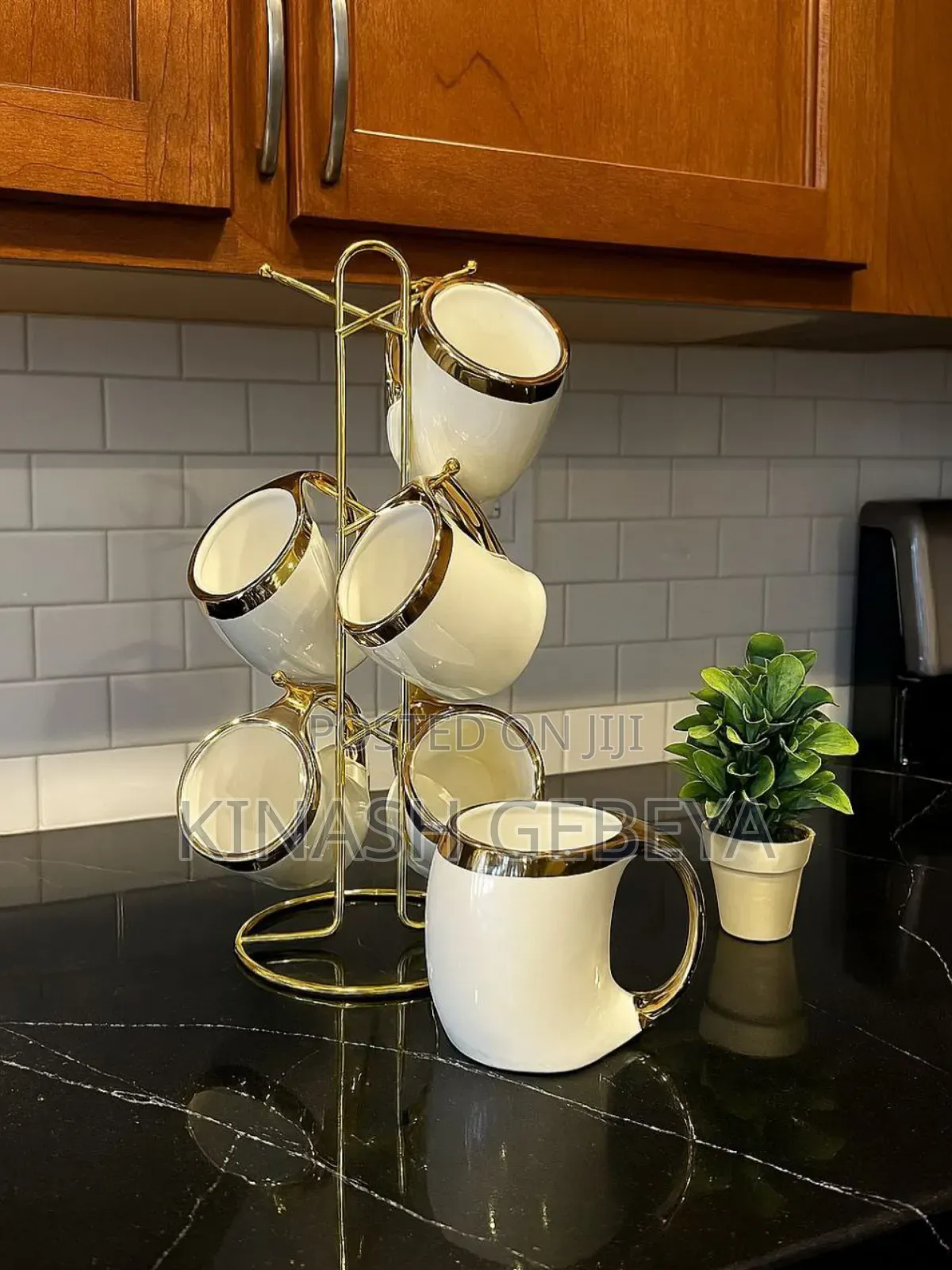 6 Set Ceramic Mugs With Golden Stand