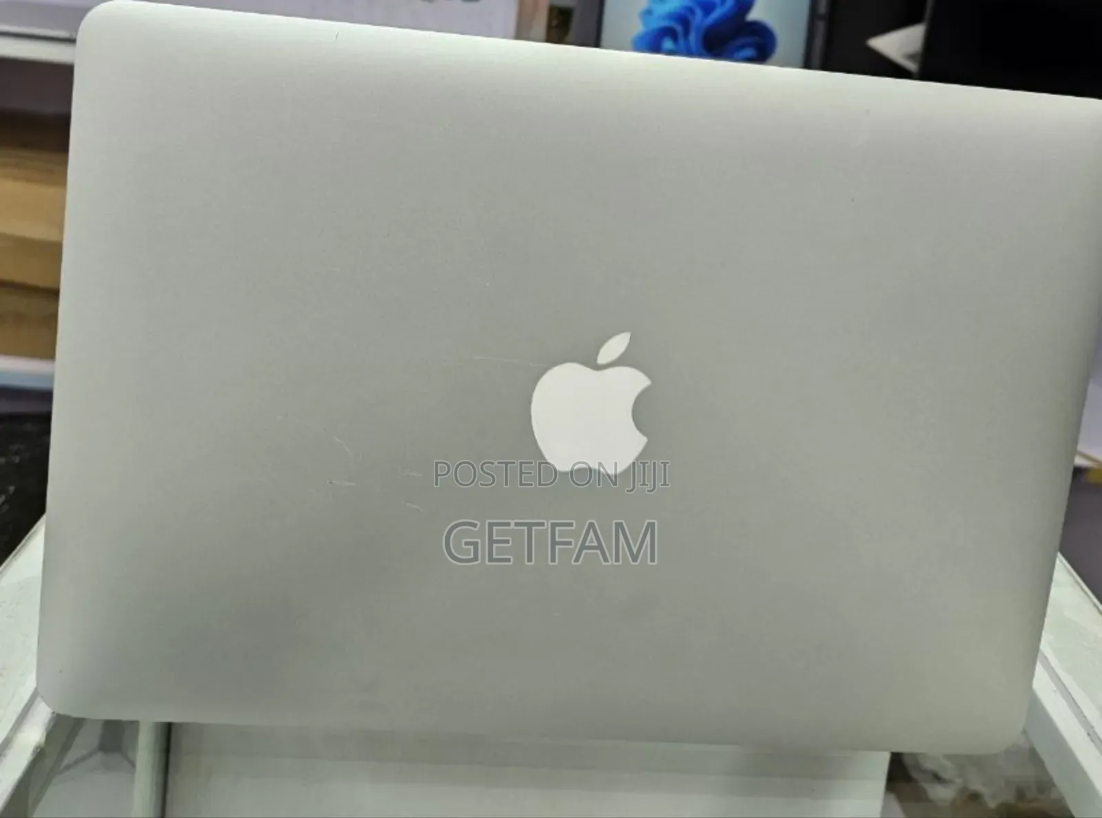 New Laptop Apple MacBook Air 2023 M2 8GB Intel Core I5 SSD 256GB