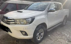 Toyota Hilux 2018 White