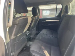 Toyota Hilux 2018 White