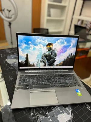 New Laptop HP ZBook Firefly G8 16GB Intel Core I7 SSD 512GB