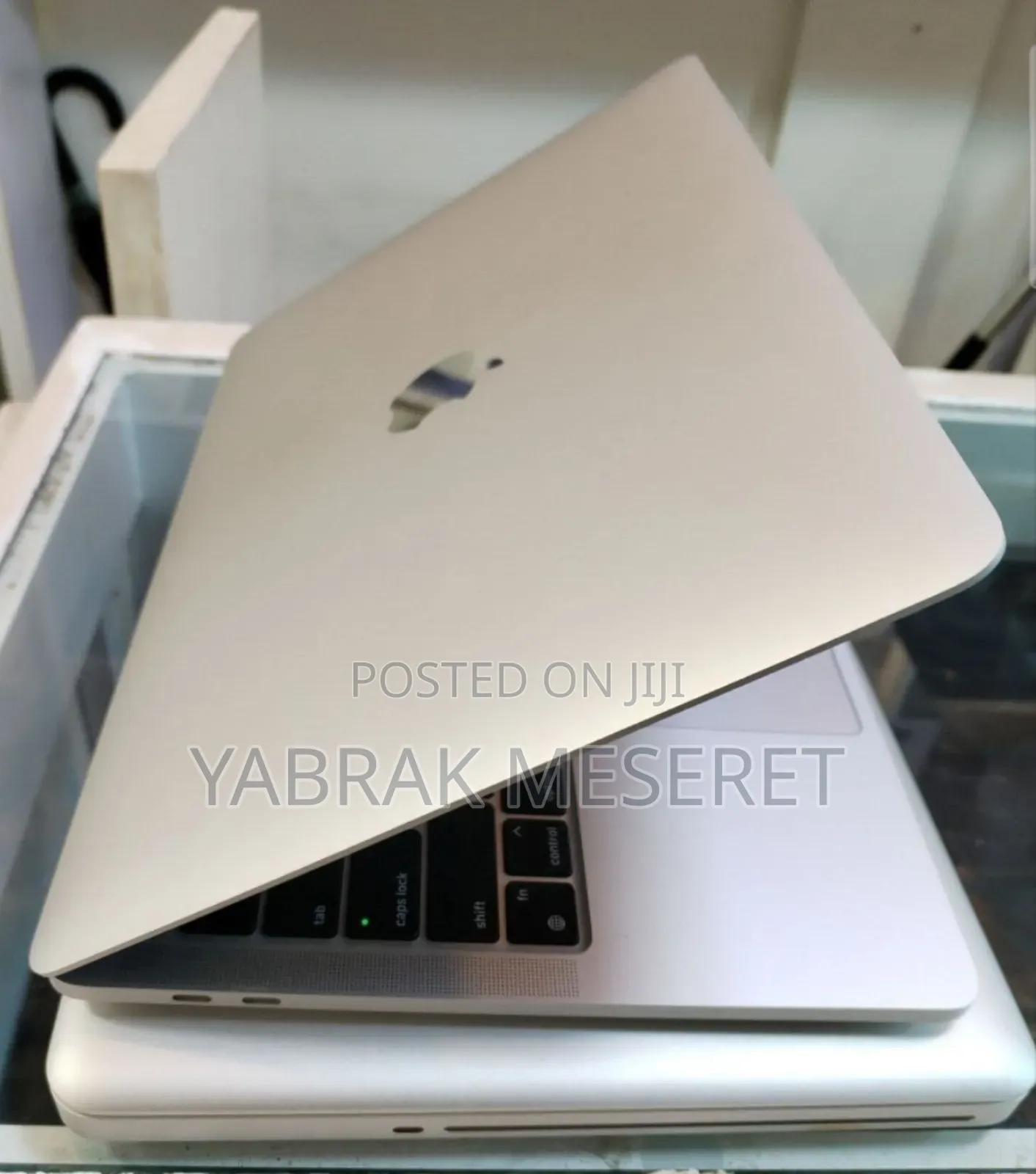 New Laptop Apple MacBook Pro M1 16GB Apple M1 Pro SSD 512GB