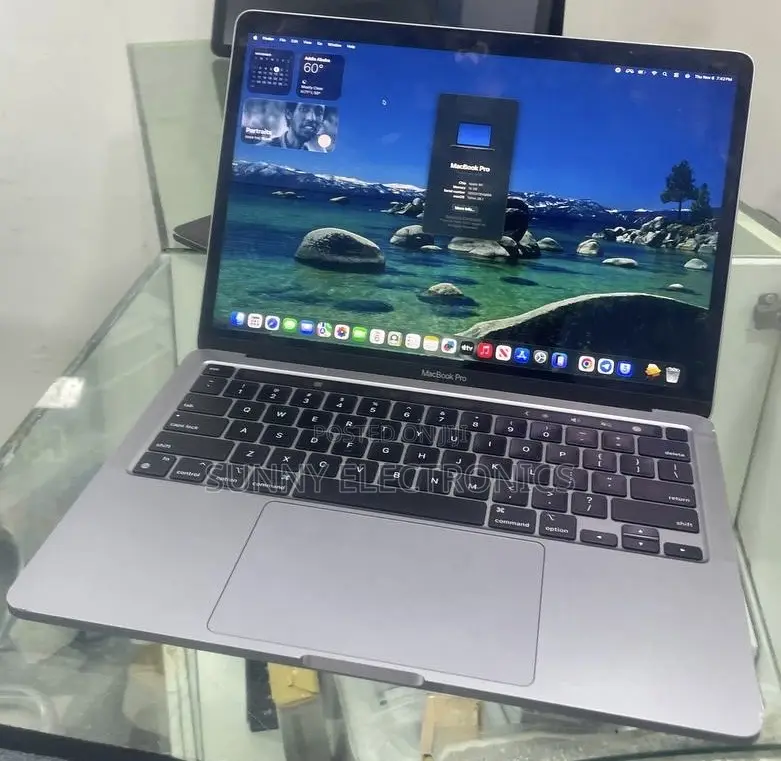 New Laptop Apple MacBook Pro M1 16GB Apple M1 Pro SSD 256GB