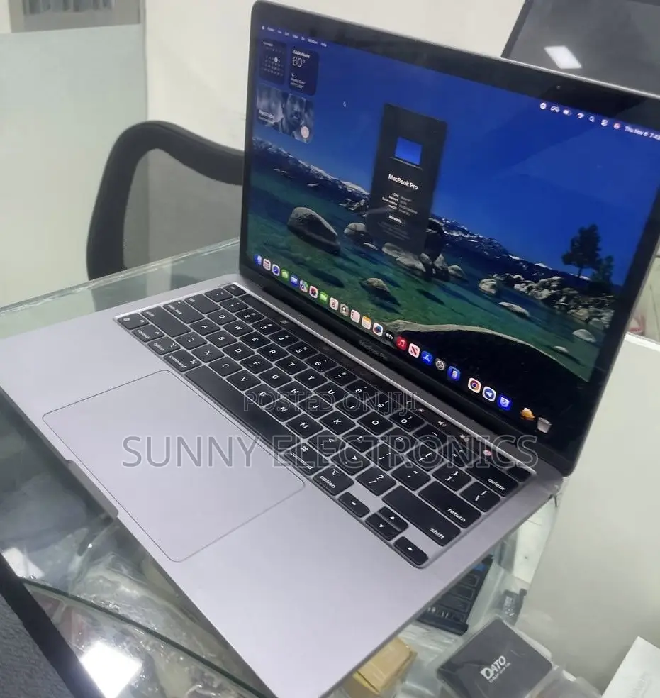 New Laptop Apple MacBook Pro M1 16GB Apple M1 Pro SSD 256GB