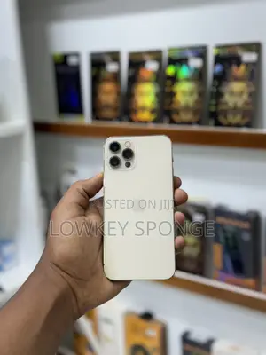 Photo - Apple iPhone 12 Pro 128 GB Gold
