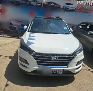 Photo - Hyundai Tucson 2021 White