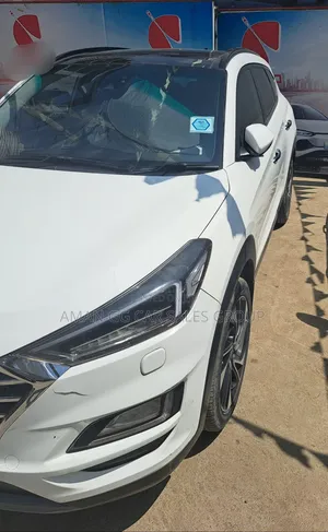 Hyundai Tucson 2021 White