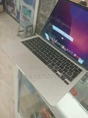 New Laptop Apple MacBook Air 2022 M2 8GB Apple M2 SSD 512GB