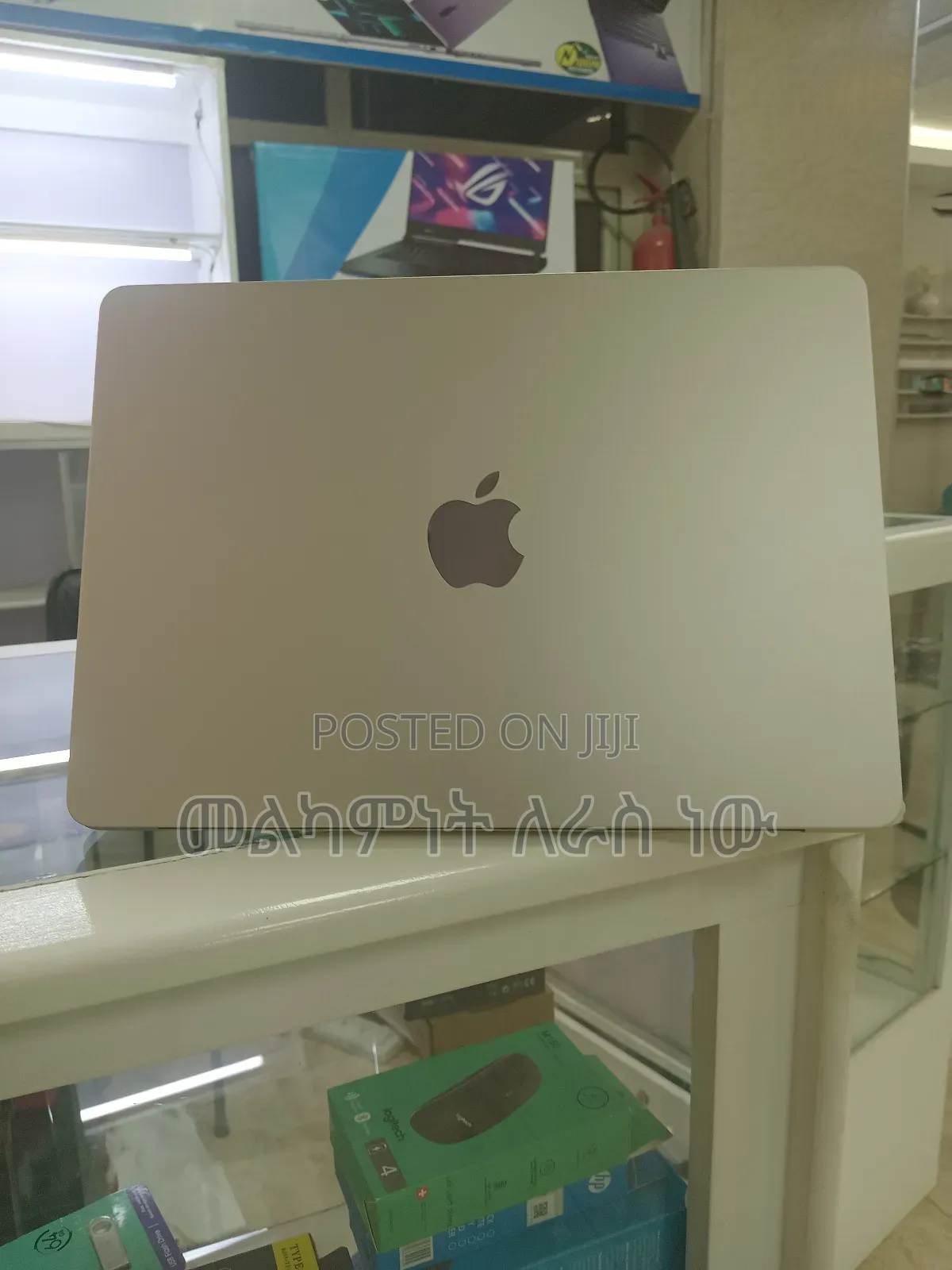 New Laptop Apple MacBook Air 2022 M2 8GB Apple M2 SSD 512GB