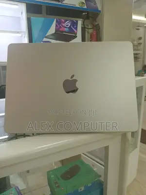 New Laptop Apple MacBook Air 2022 M2 8GB Apple M2 SSD 512GB