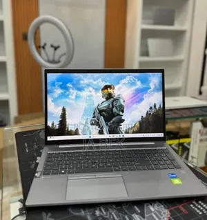 New Laptop HP ZBook Firefly G8 16GB Intel Core I7 SSD 512GB