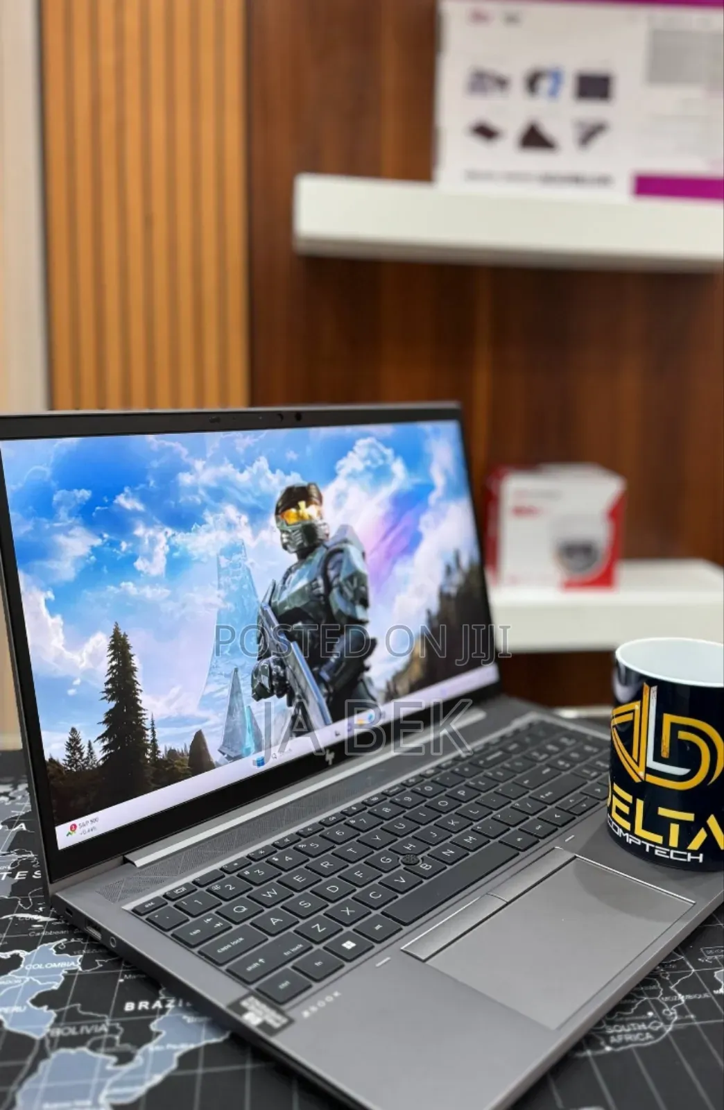 New Laptop HP ZBook Firefly G8 16GB Intel Core I7 SSD 512GB