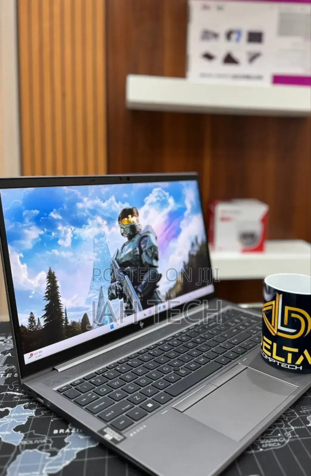 New Laptop HP ZBook Firefly G8 16GB Intel Core I7 SSD 512GB
