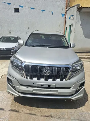 Photo - Toyota Land Cruiser 2013 Gray