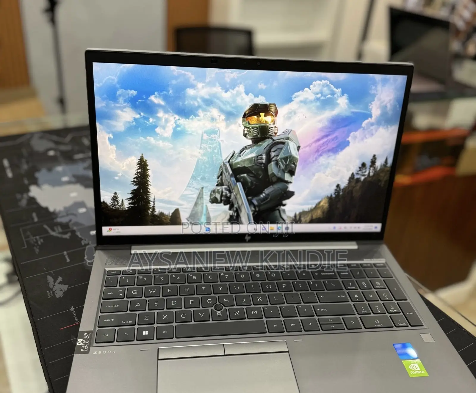 New Laptop HP ZBook Firefly G8 16GB Intel Core I7 SSD 512GB