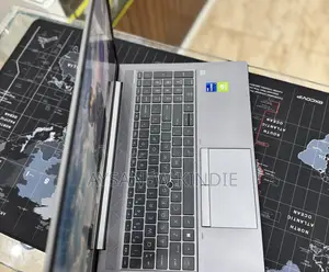 New Laptop HP ZBook Firefly G8 16GB Intel Core I7 SSD 512GB