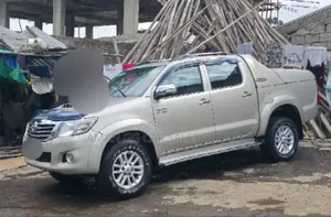 Photo - Toyota Hilux 2013 Gray
