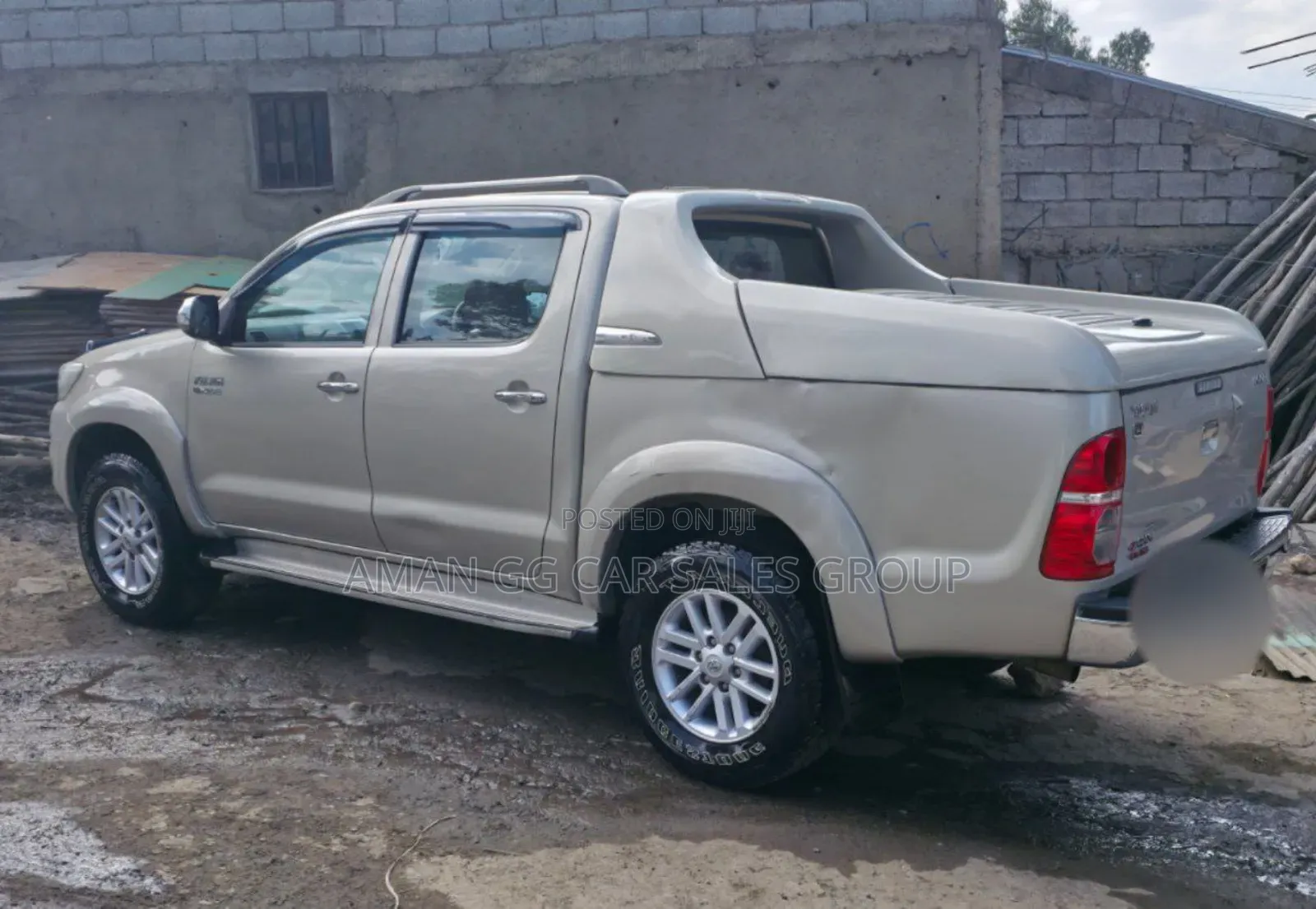 Toyota Hilux 2013 Gray