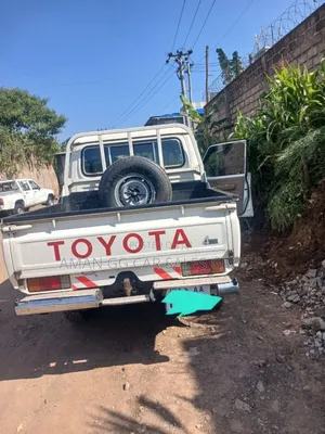 Toyota Land Cruiser 2017 White